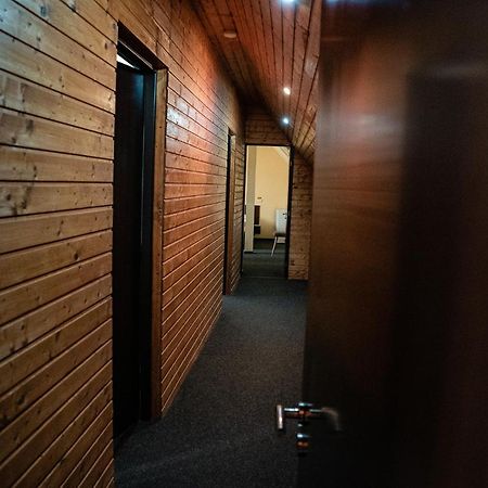 Casa Gorjeneasca Hotel Targu Jiu Ngoại thất bức ảnh