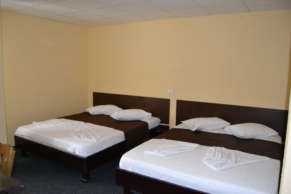 Casa Gorjeneasca Hotel Targu Jiu Phòng bức ảnh